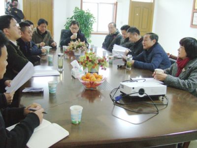 安慶市政協(xié)副主席戴德民、市政府副秘書(shū)長(zhǎng)葉玲霞帶隊(duì)調(diào)研金泉科技